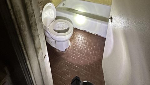 5914 Sutcliff Square