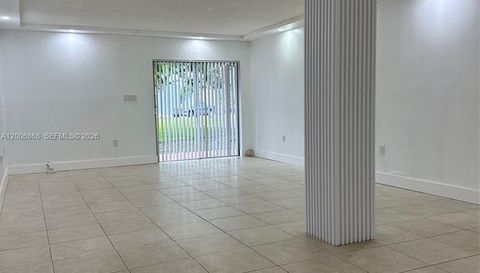 9357 Fontainebleau Blvd