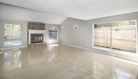 3022 Deer Valley Dr