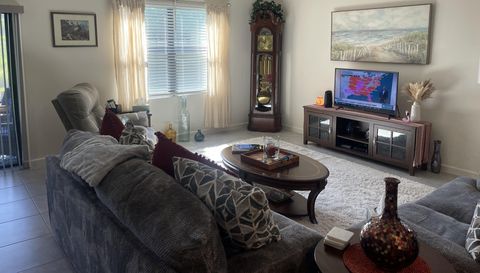 939 Remington Green Dr SE