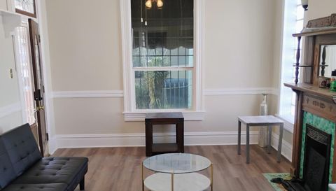 712 N Ochoa St