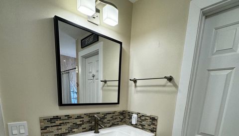 5520 Coach House Cir