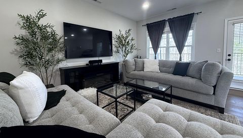 1118 Cross Pointe Dr