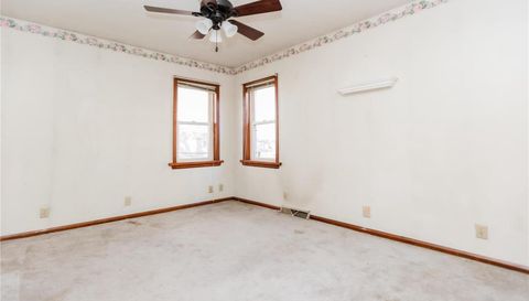 913 E Chain Of Rocks Road