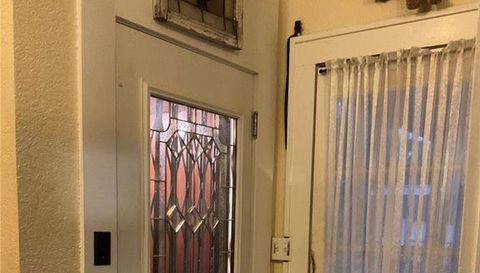 243 S CENTRAL AVENUE