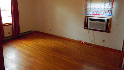 302 Mountain Gap Rd SE