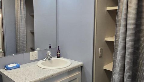 5635 N Seagull Dr NE