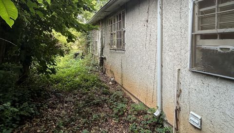 2 S Eugenia Pl NW