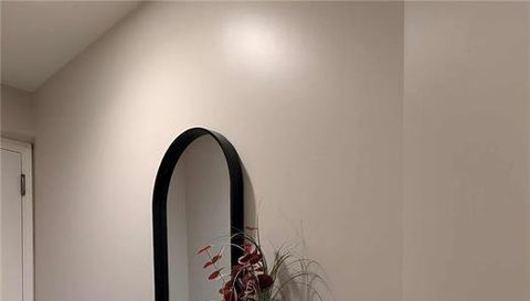 215 W COLLEGE AVENUE