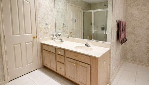 22420 Woodfield Trail