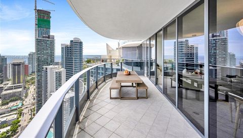 1000 Brickell Plz