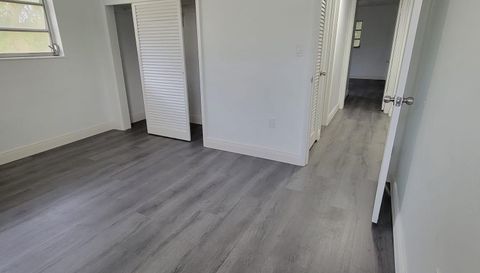 7610 SW 82nd St #J207