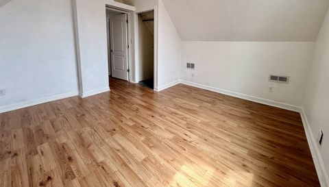 5044 W 31st Place