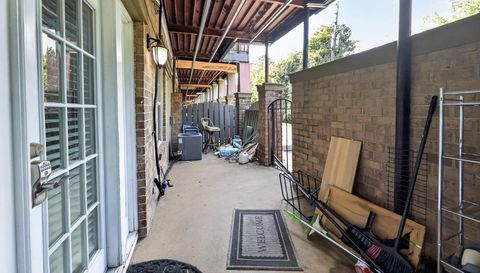 6980 Roswell Rd