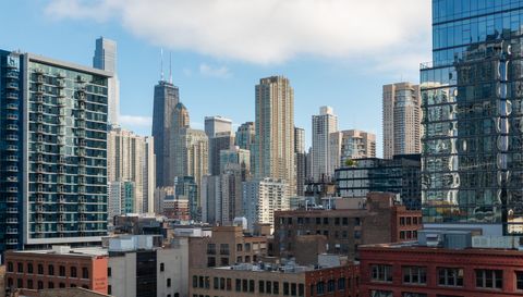 333 W Hubbard Street
