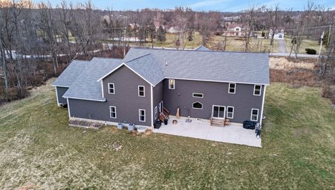 2252 Applegrove St NE