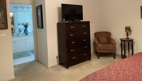 6037 Rossmoor Lakes Court