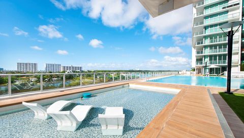 300 Sunny Isles Blvd