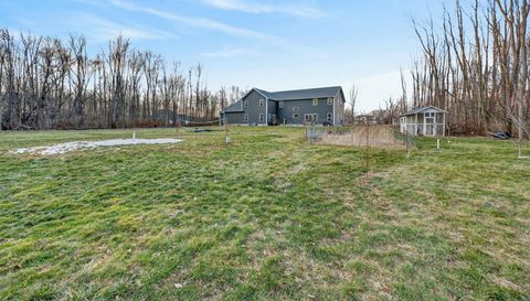 2252 Applegrove St NE