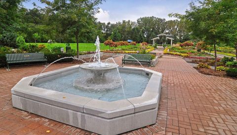 3076 Lexington Avenue N