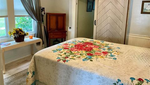 243 S CENTRAL AVENUE