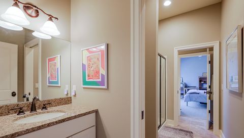 4209 N Oak Pointe Ct NE