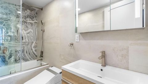 600 Three Islands Blvd