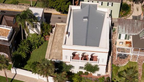 174 Avenida Menendez