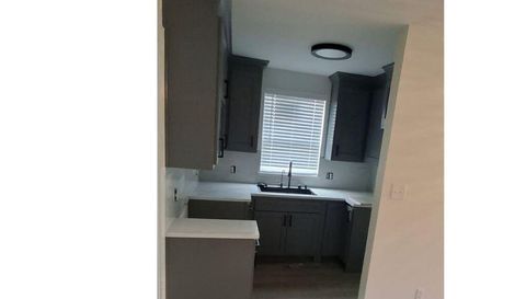 3925 S Malcolm X Blvd