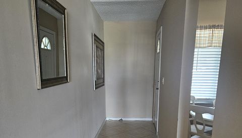 915 New Waterford Dr