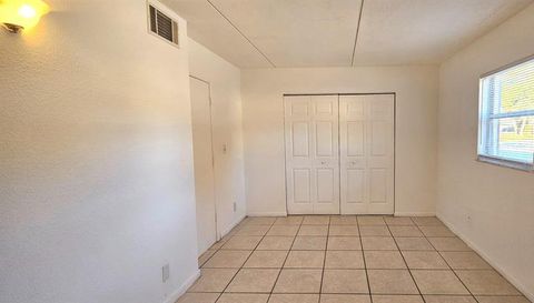 302 S SPRING GARDEN AVENUE