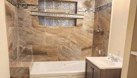 10742 S Prairie Avenue