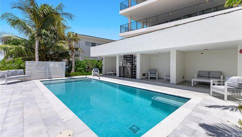 1930 Bay Dr Second Level Un