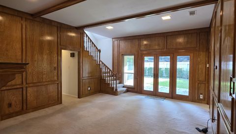 2214 Shannon Ln
