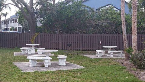 2716 HIDDEN LAKE BOULEVARD