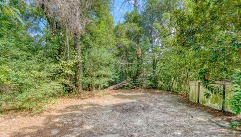 2719 Lake Palm