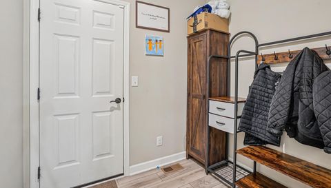 5928 Pinnacle Circle NE