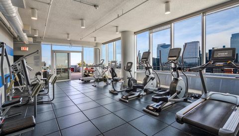 737 W Washington Boulevard