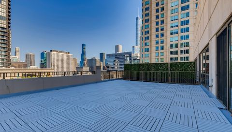 635 N Dearborn Street