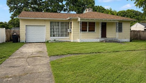 1370 Admiral Woodson Ln