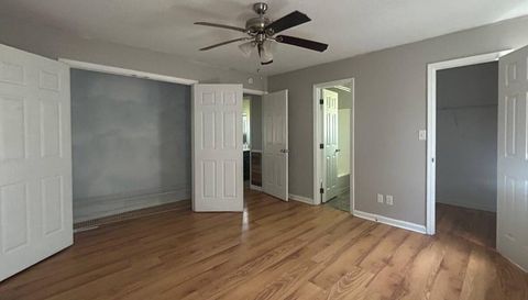 132 Pineview St