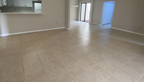 1880 N Crystal Lake Dr #3