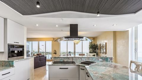 1800 Sunset Harbour Dr