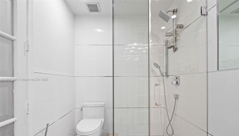 6124 Paradise Point Dr