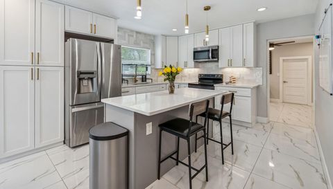 1102 E River Cove St