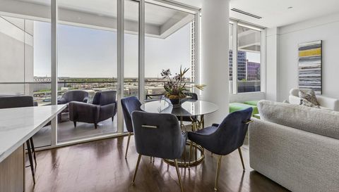 2408 Victory Park Ln