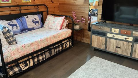 910 English Mountain Rd