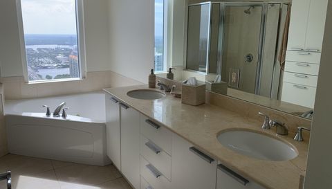 16699 Collins Ave Unit 4208 Sunny Isles Beach