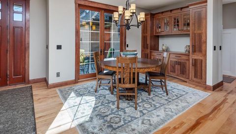 1912 Linner Woods Court