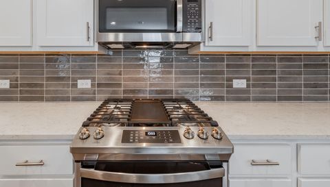 5302 Mulberry Grove LN